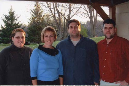 Abbey-Combs-Pam-Erickson-Tony-Kapinos-Peter-Kapinos-at-Erdman-grandparents-2004