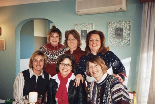 Pam-Combs-far-left-front-row