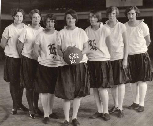 Ruth-Brennand-basektball-team-3rd-from-left-1926