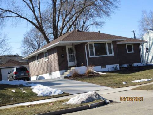 1517 15 1/2 Av NW
