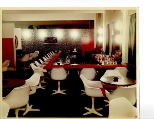 Airport restaurant