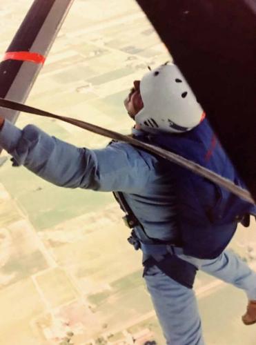 Look back at jumpmaster waiting for thumbs up